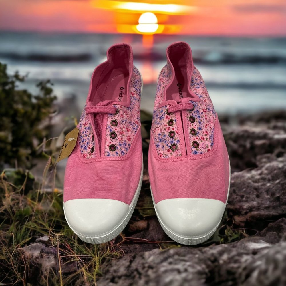 Victoria Shoes Size 8 U.S. New. Canvas Made in Spain.
